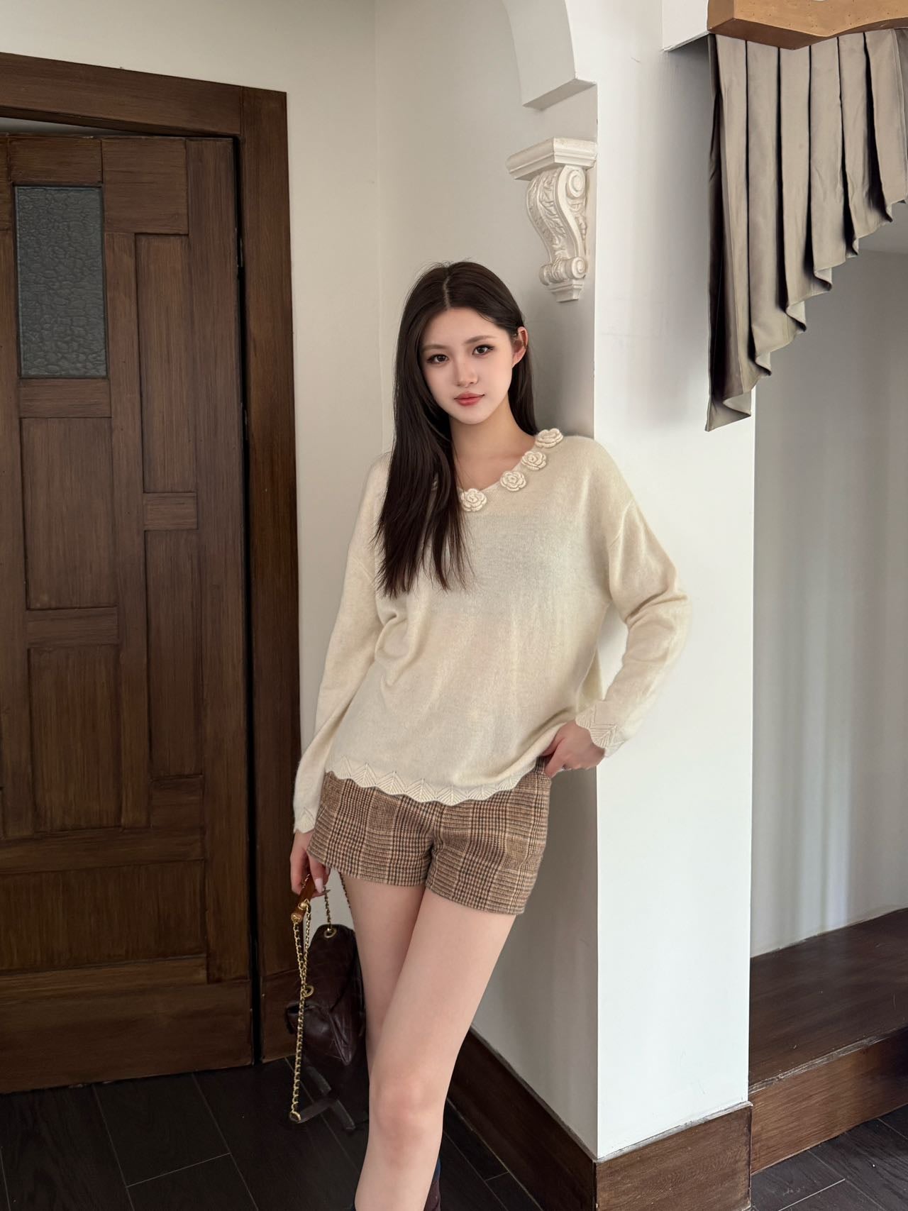 Chan NEW V-neck sweater