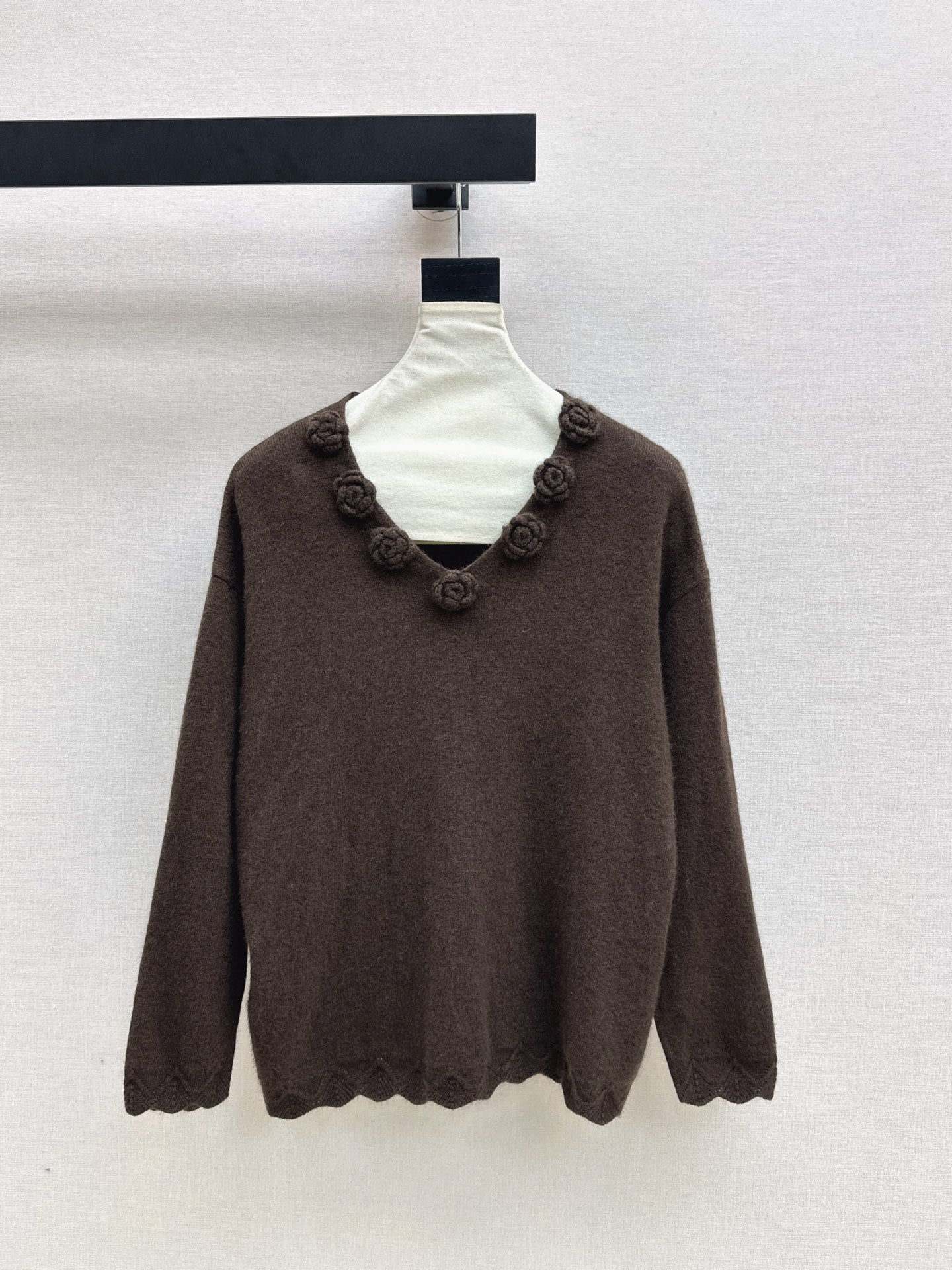 Chan NEW V-neck sweater