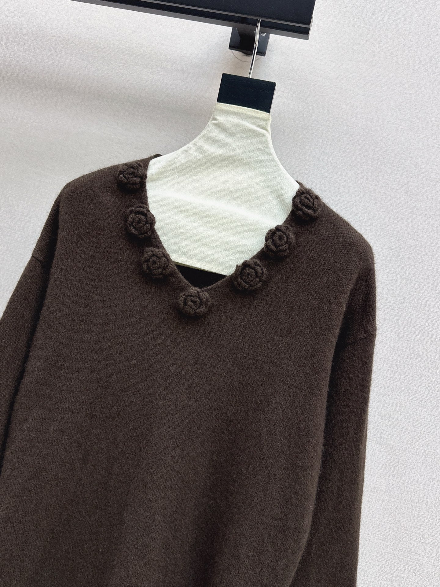 Chan NEW V-neck sweater