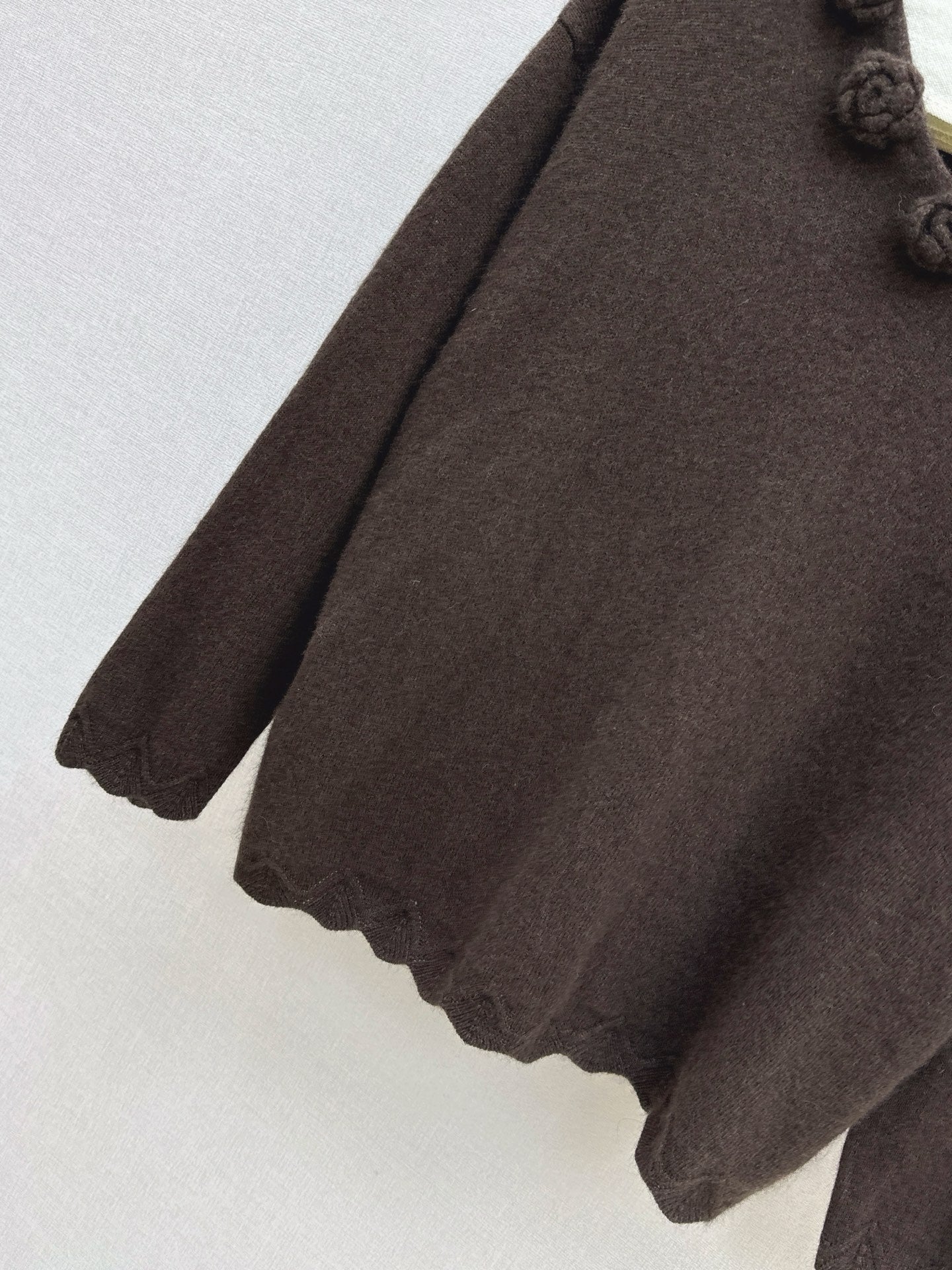 Chan NEW V-neck sweater