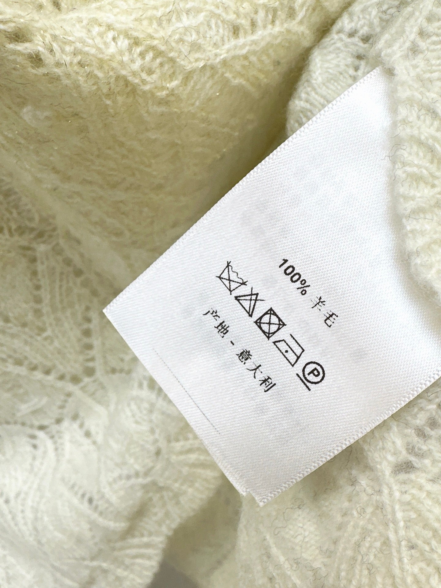 Chan NEW Crew neck sweater