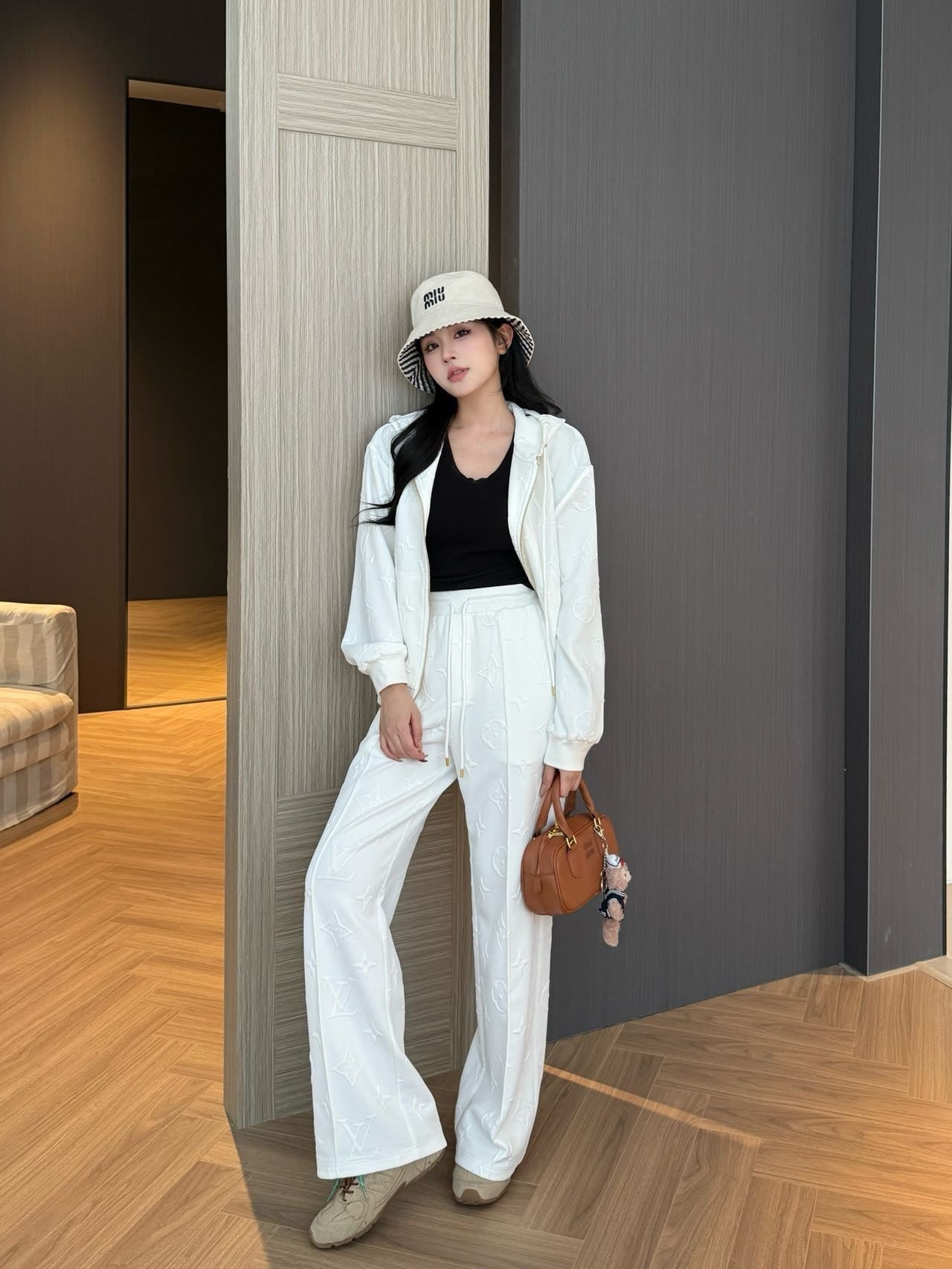 Louis NEW sports suit