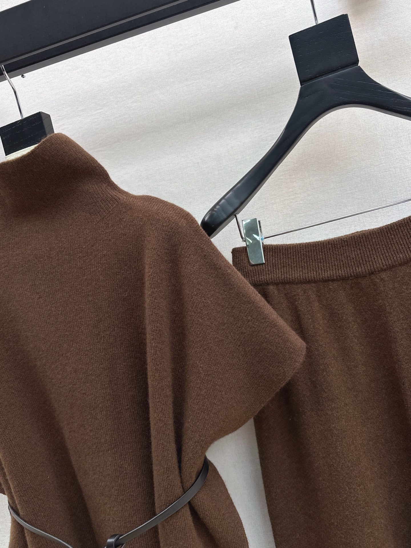 Loro NEW knitted suit