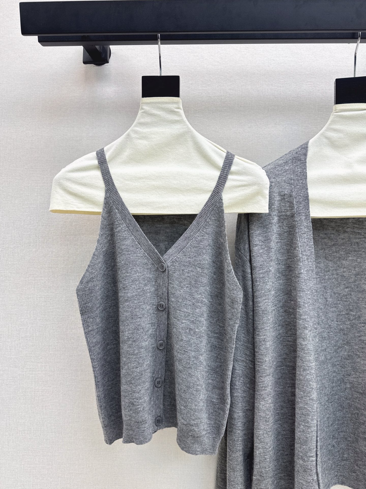 Chan NEW Knitted vest cardigan