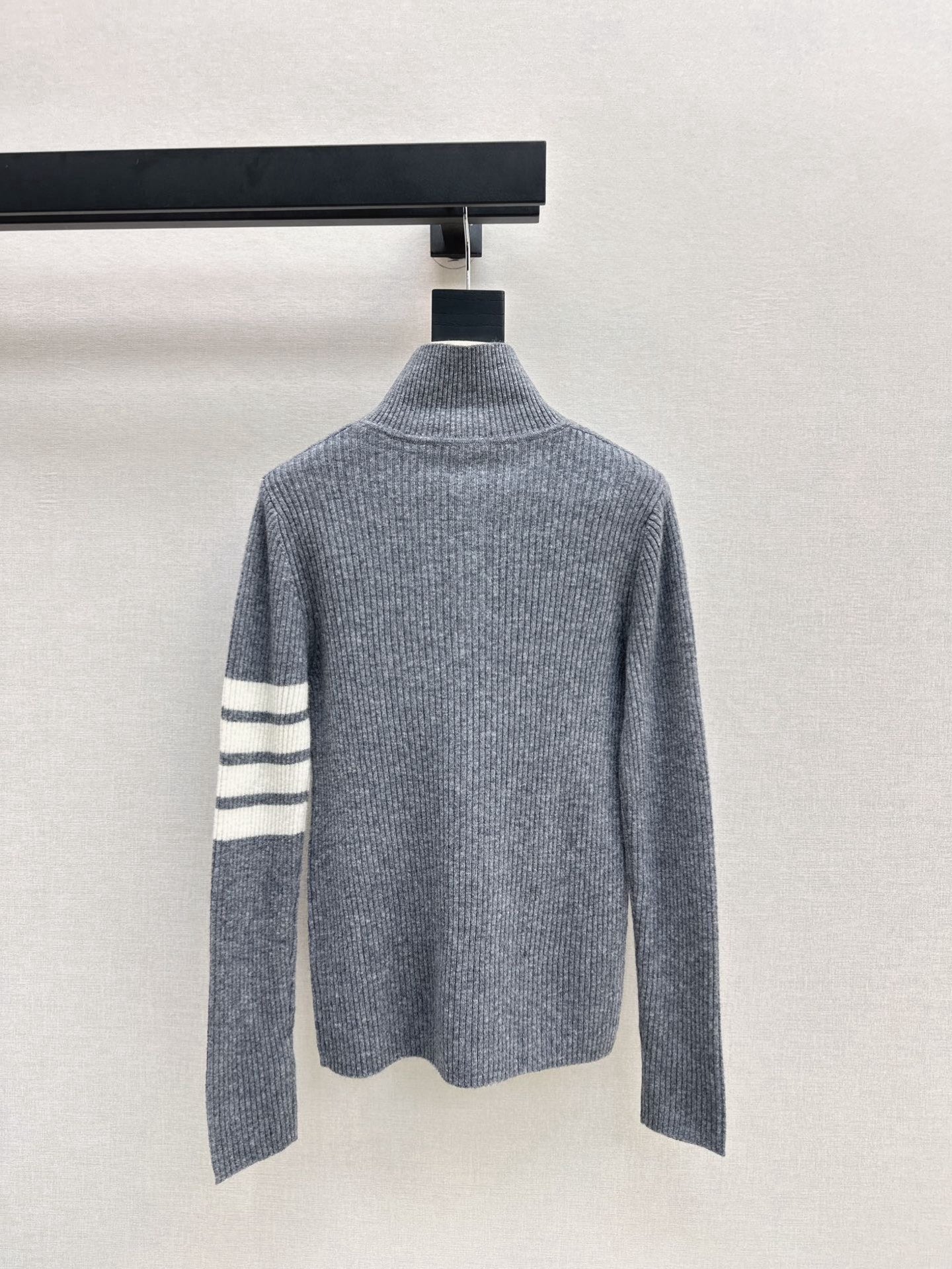 Thom NEW knitted sweater