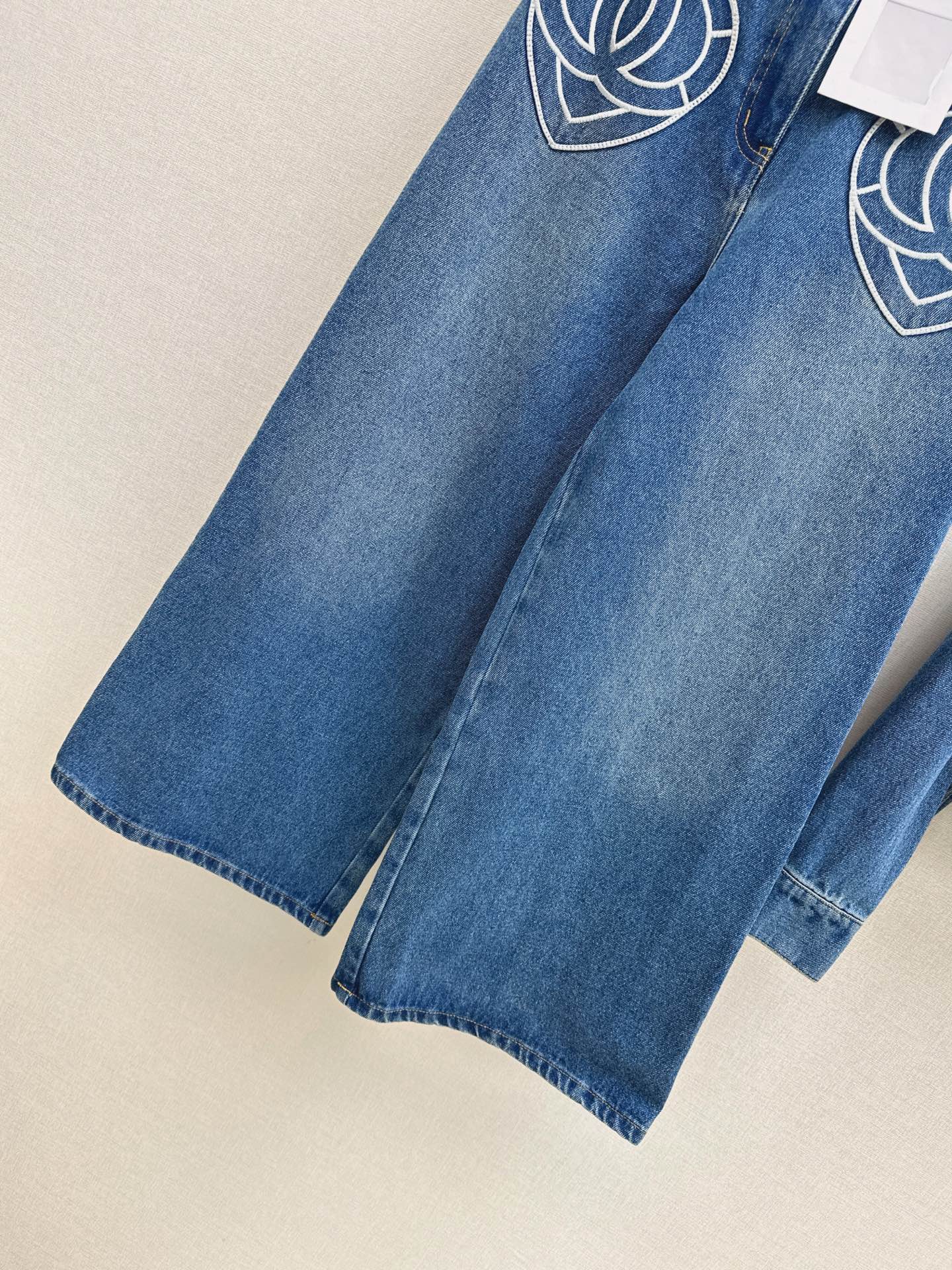 Chan NEW flared jeans