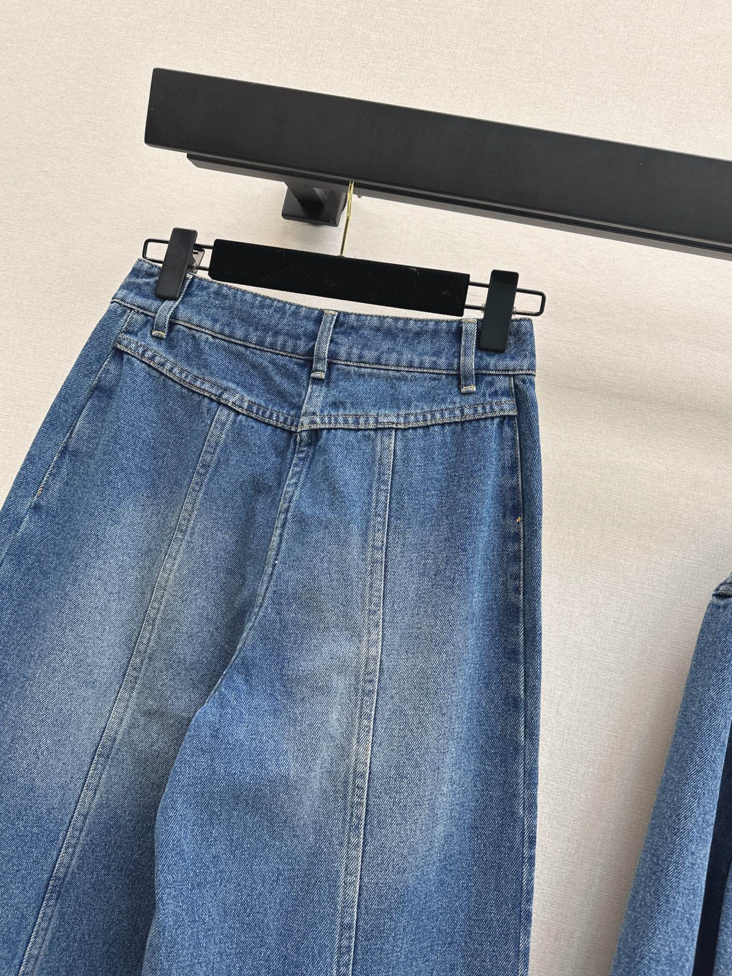 Chan NEW flared jeans