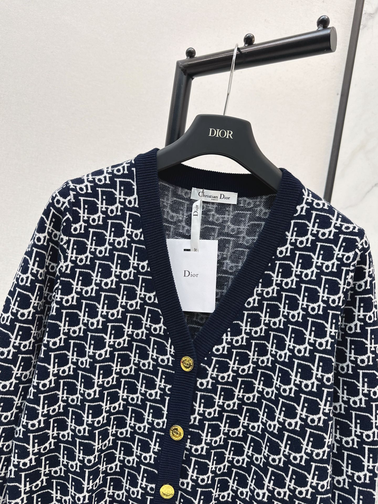 CD NEW V-neck cardigan