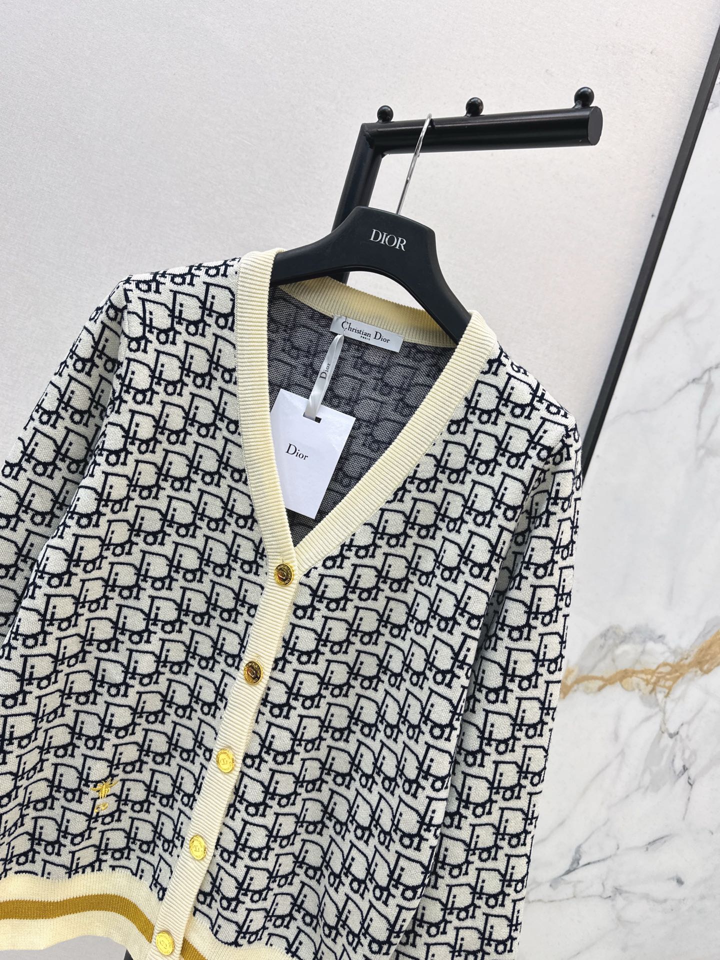 CD NEW V-neck cardigan