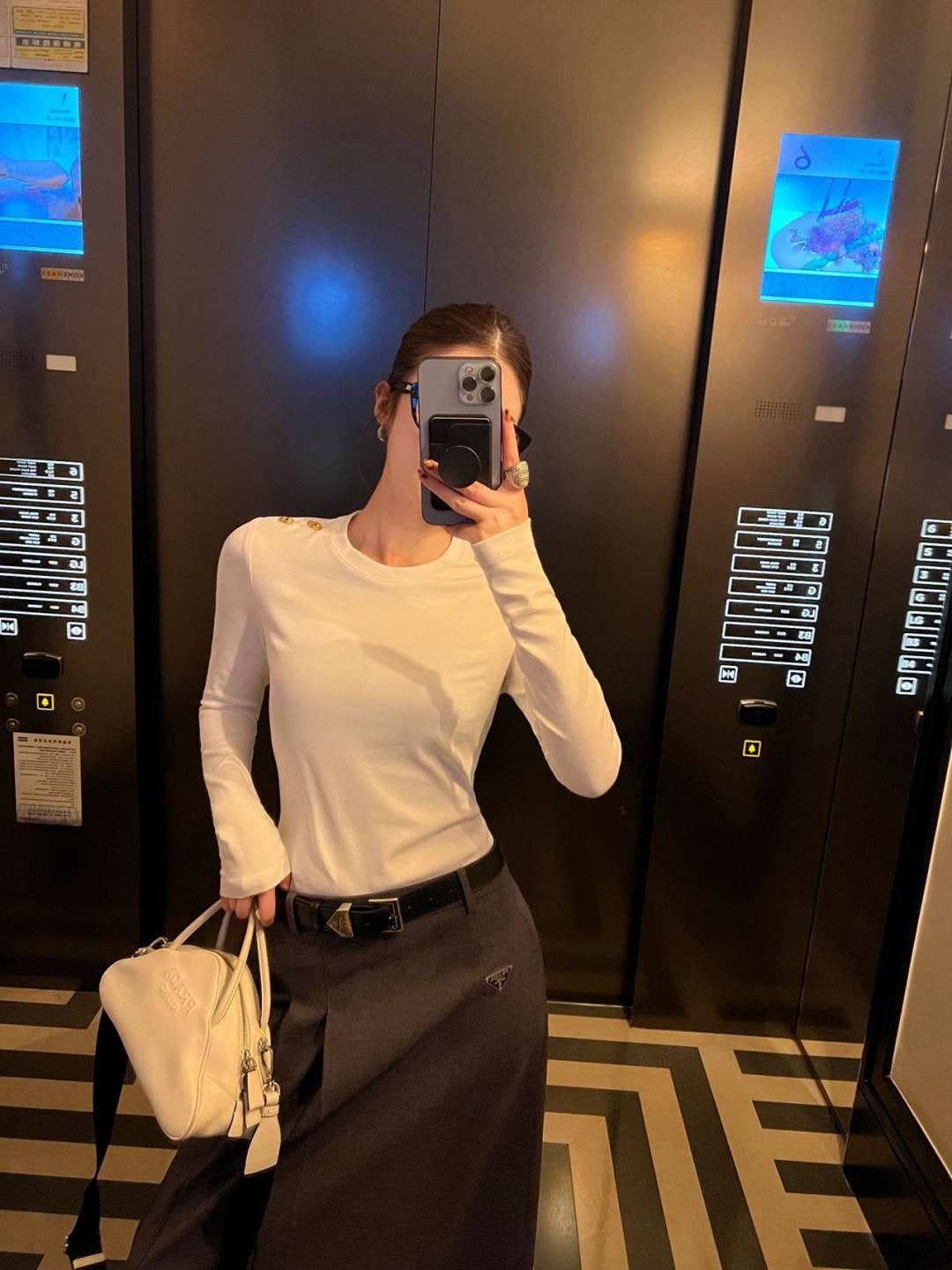 Louis NEW bottoming shirt