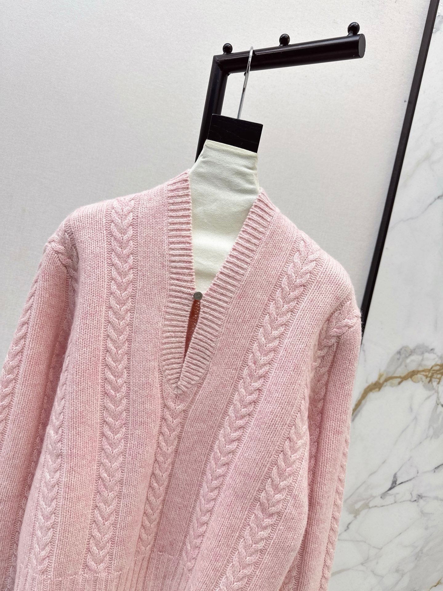 Loe NEW wool sweater