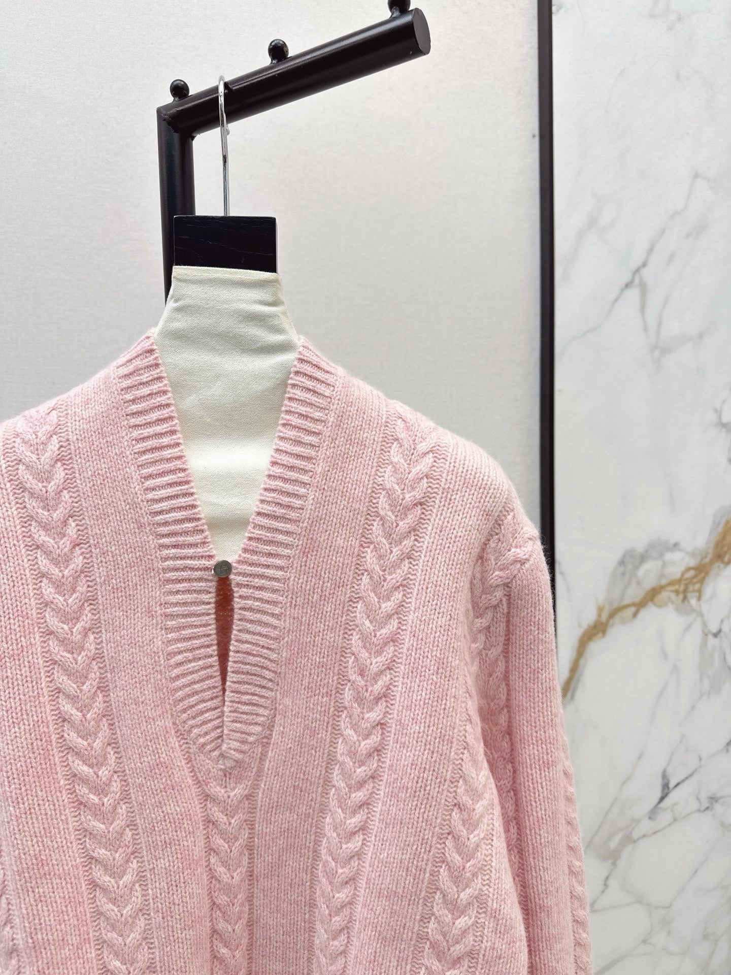 Loe NEW wool sweater