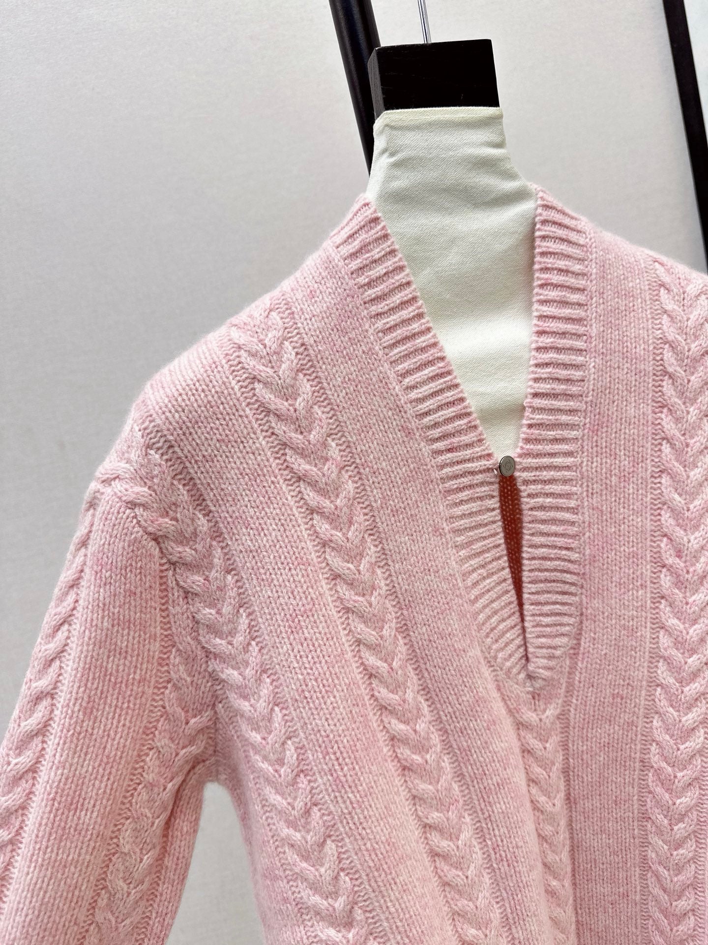 Loe NEW wool sweater