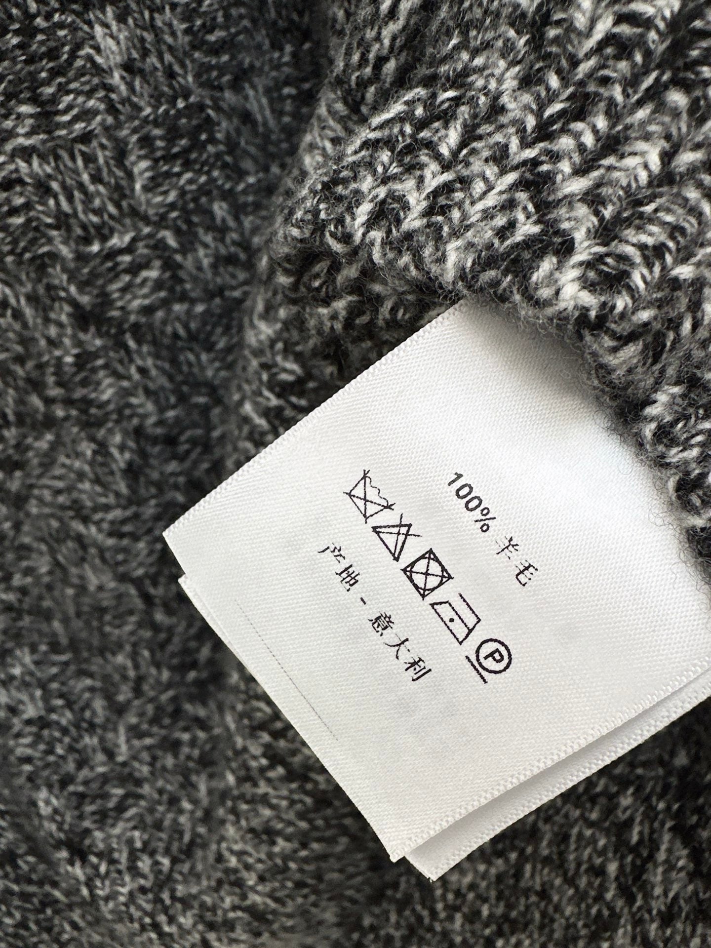 Bott NEW Turtleneck sweater