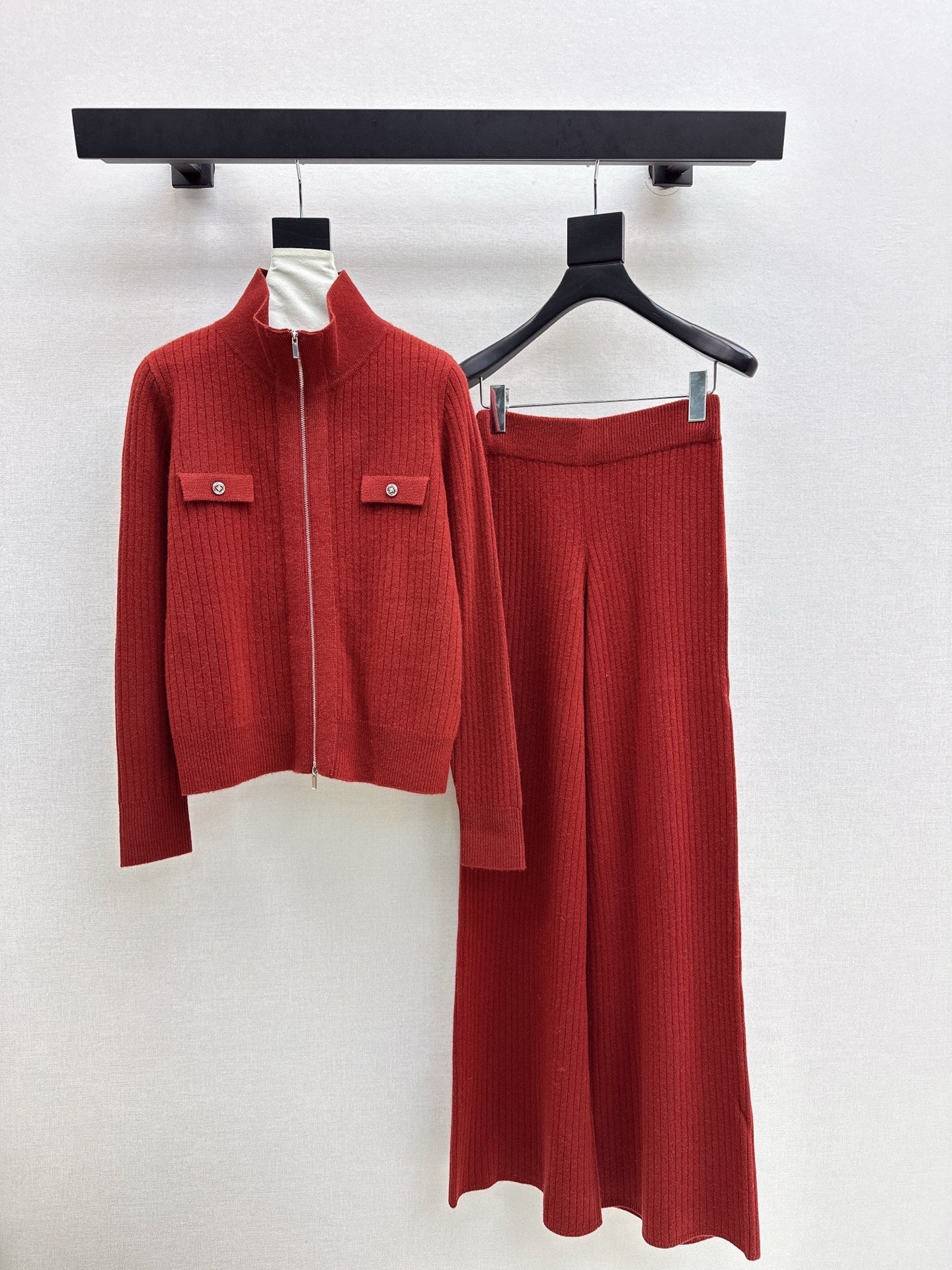 Loro NEW knitted suit