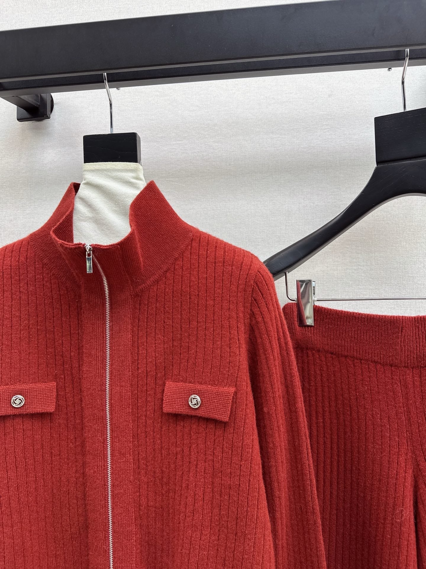 Loro NEW knitted suit