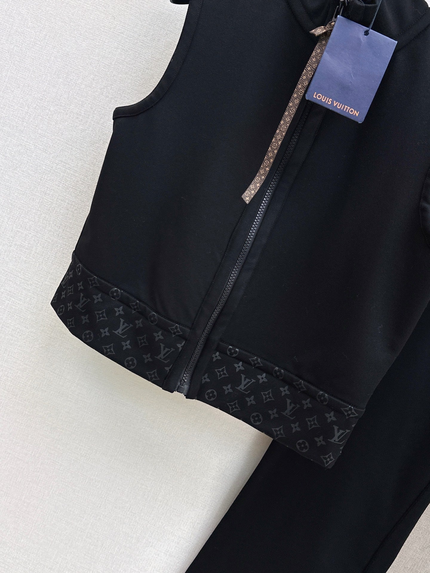 Louis NEW Vest and cropped trousers set