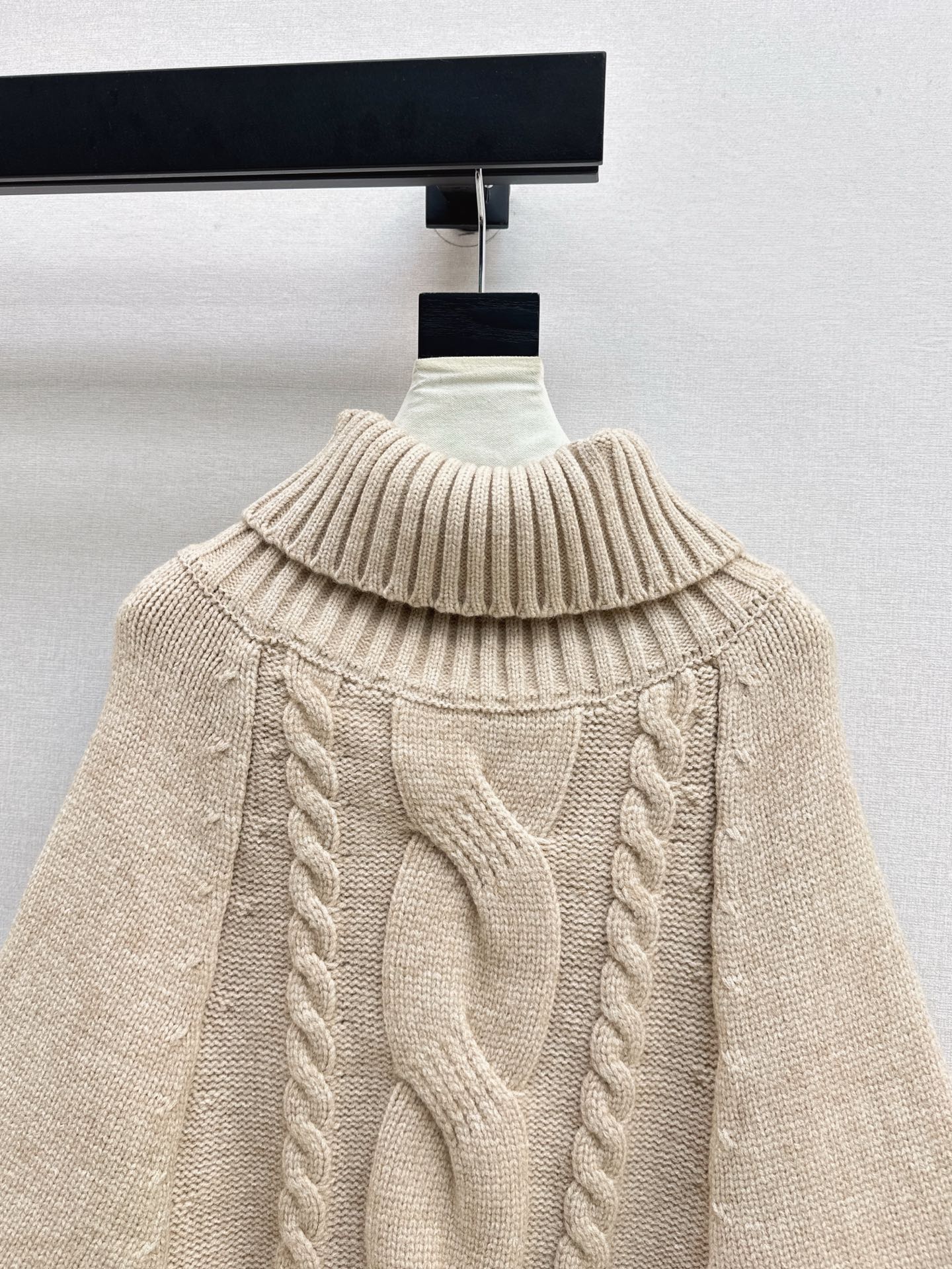 Fend NEW Turtleneck sweater