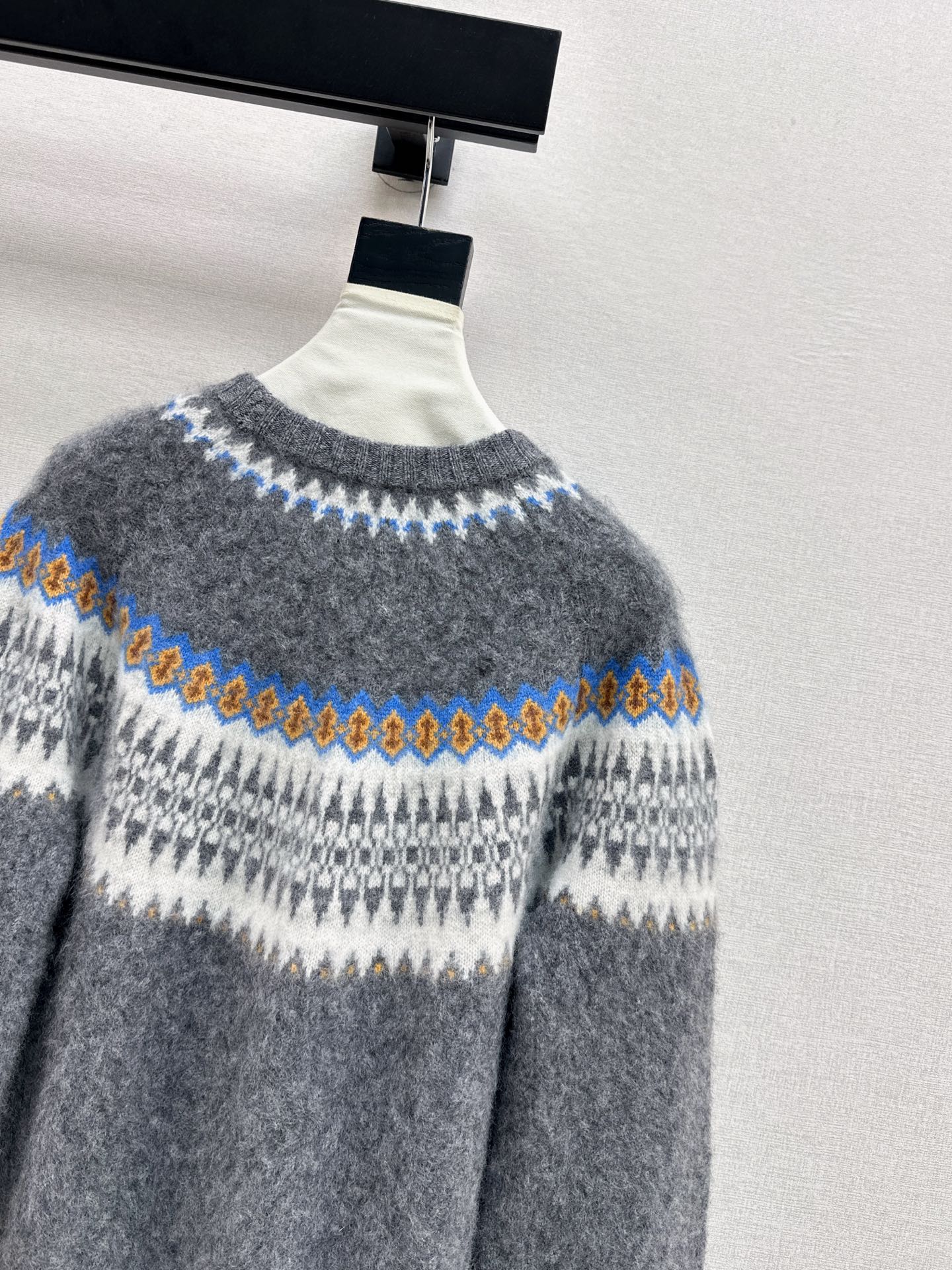 Loro NEW knitted sweater