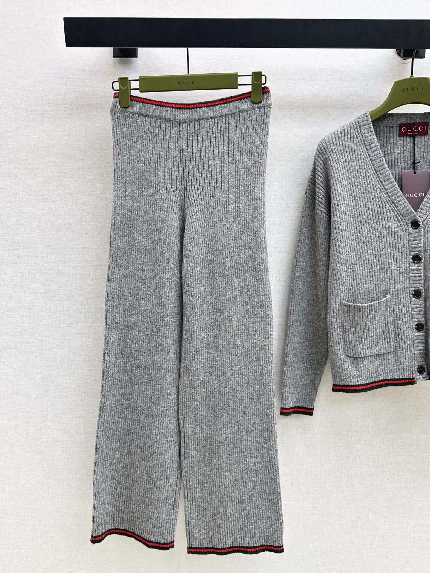 Guc NEW knitted suit