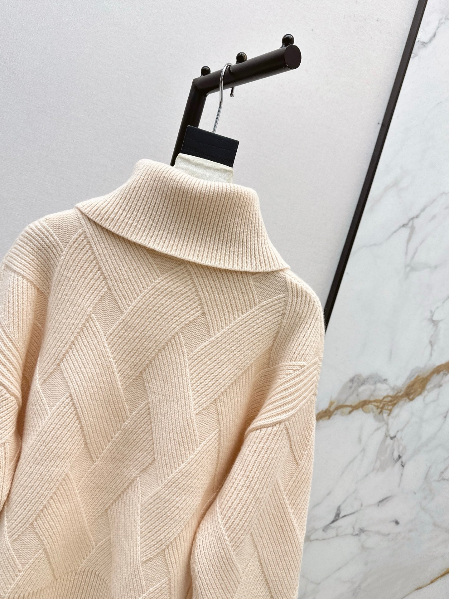 Herm NEW wool sweater