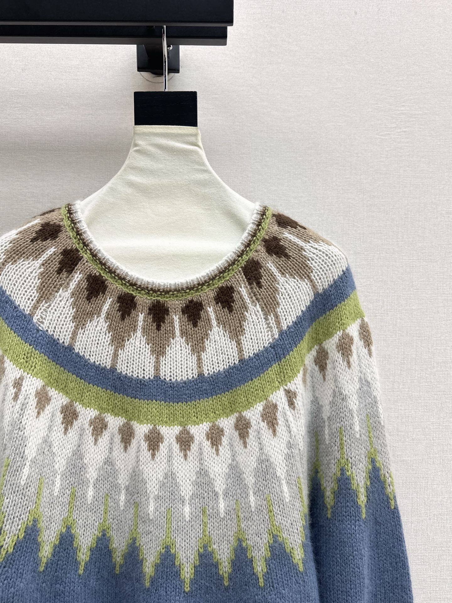 Loro NEW knitted sweater