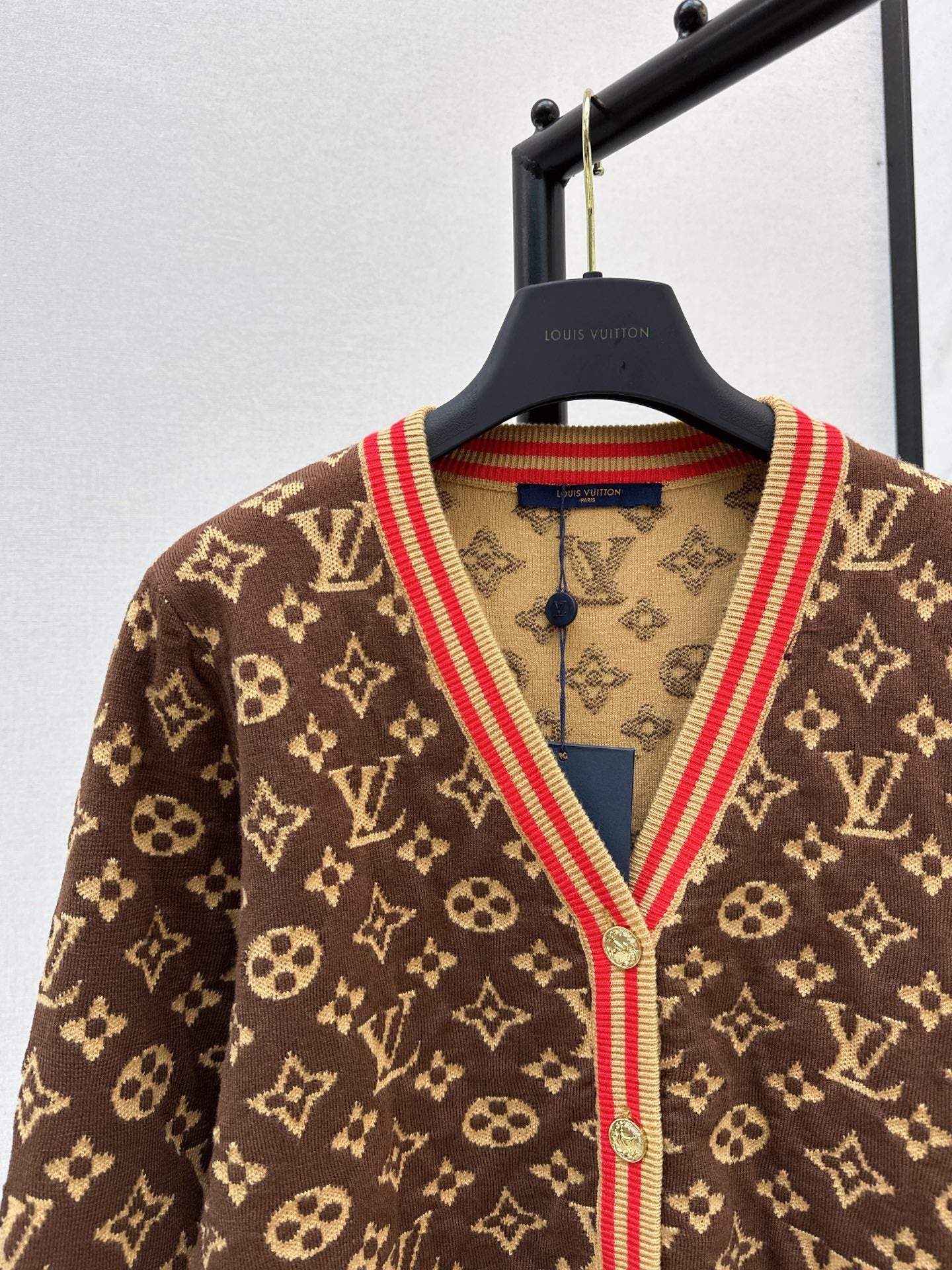 Louis NEW V-neck cardigan