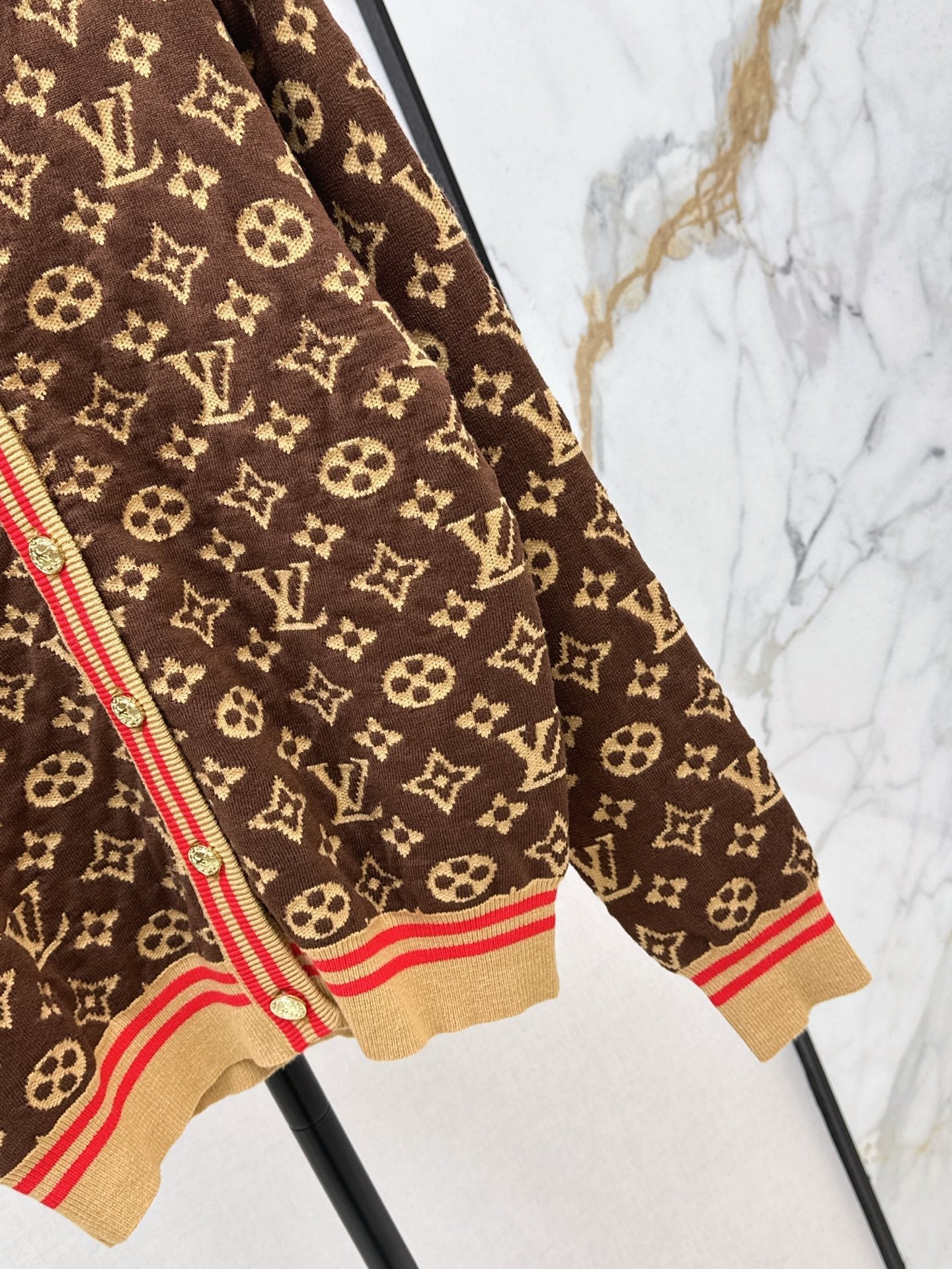 Louis NEW V-neck cardigan