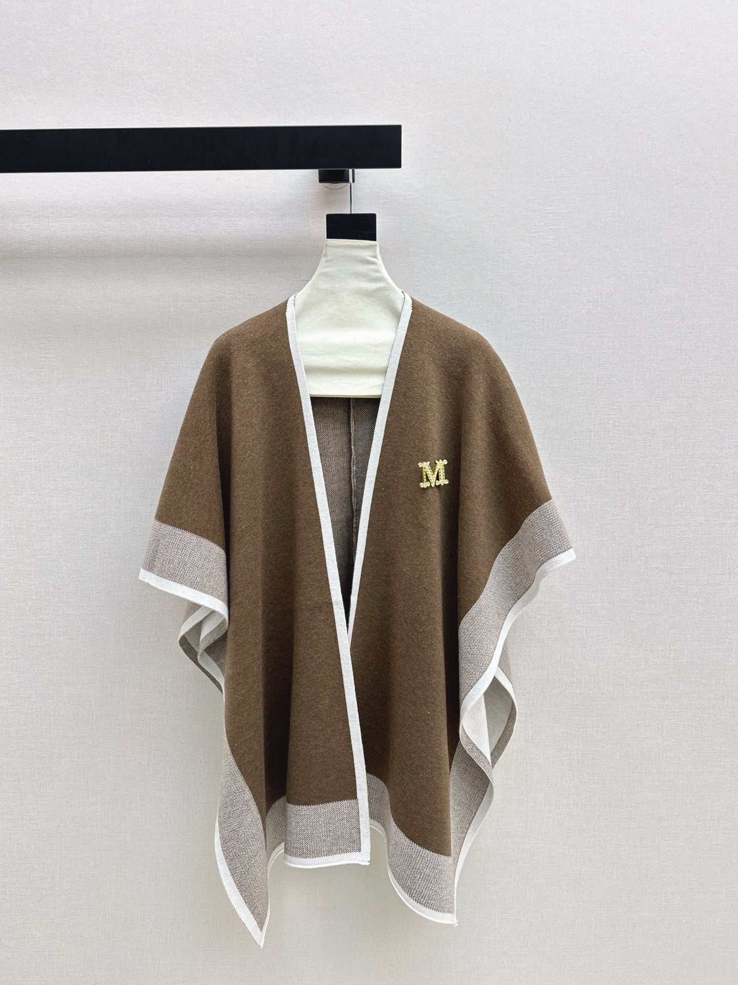 Max NEW knitted suit