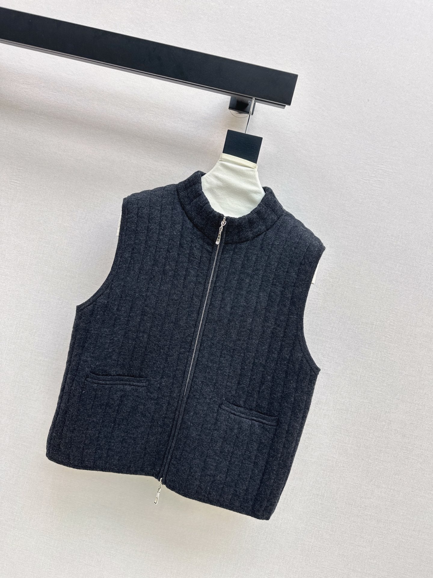 Brune NEW knitted vest