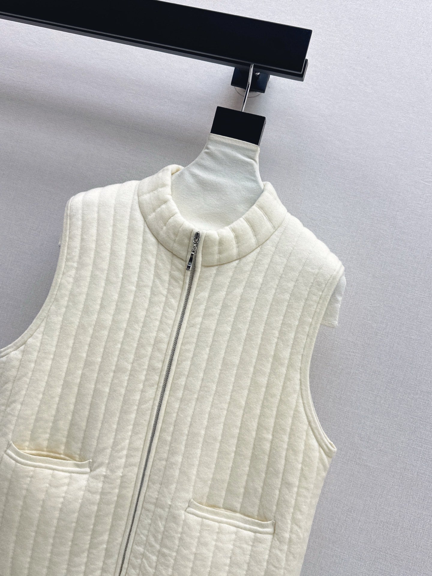 Brune NEW knitted vest