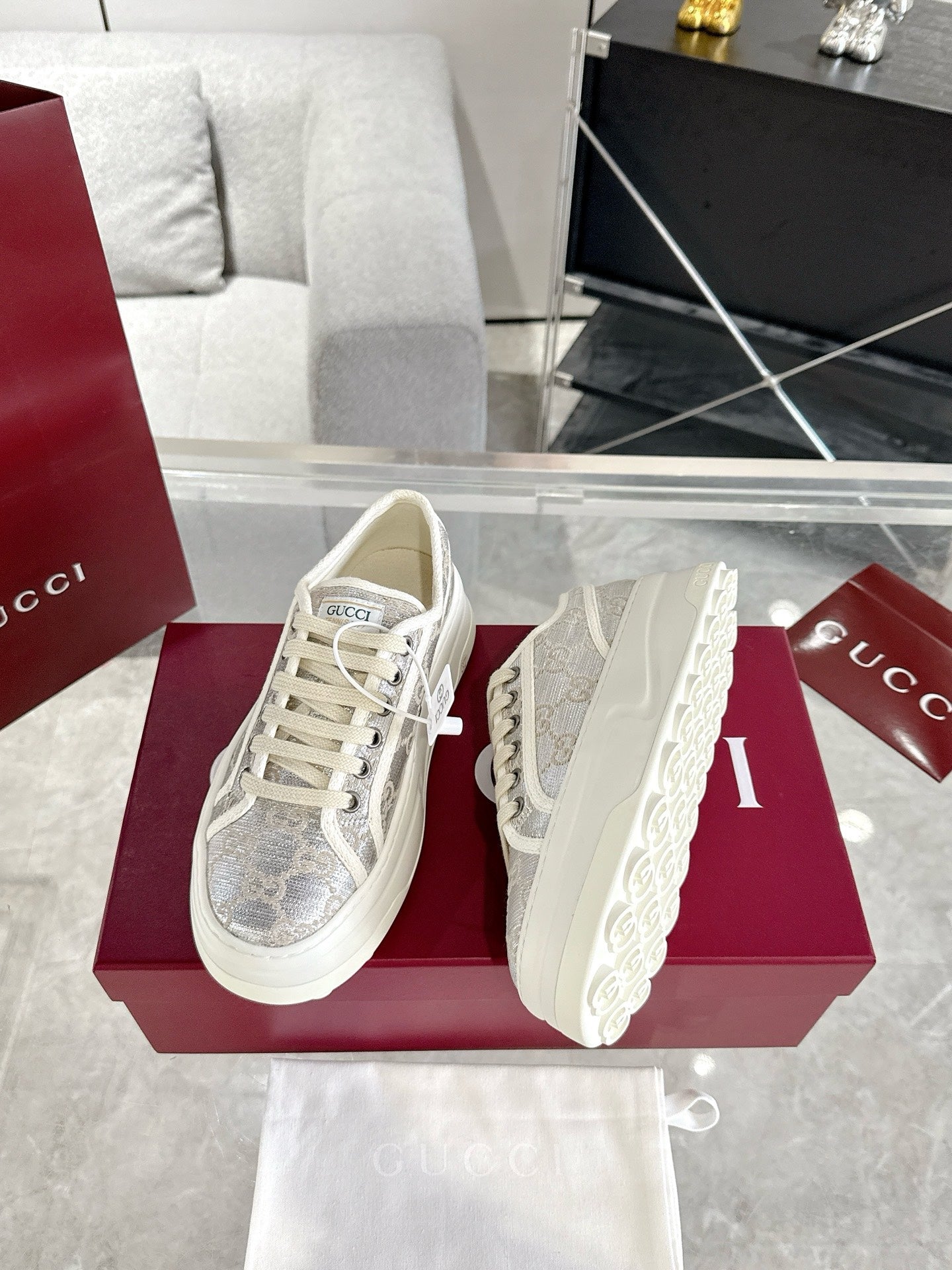 Guc thick soled canvas shoes