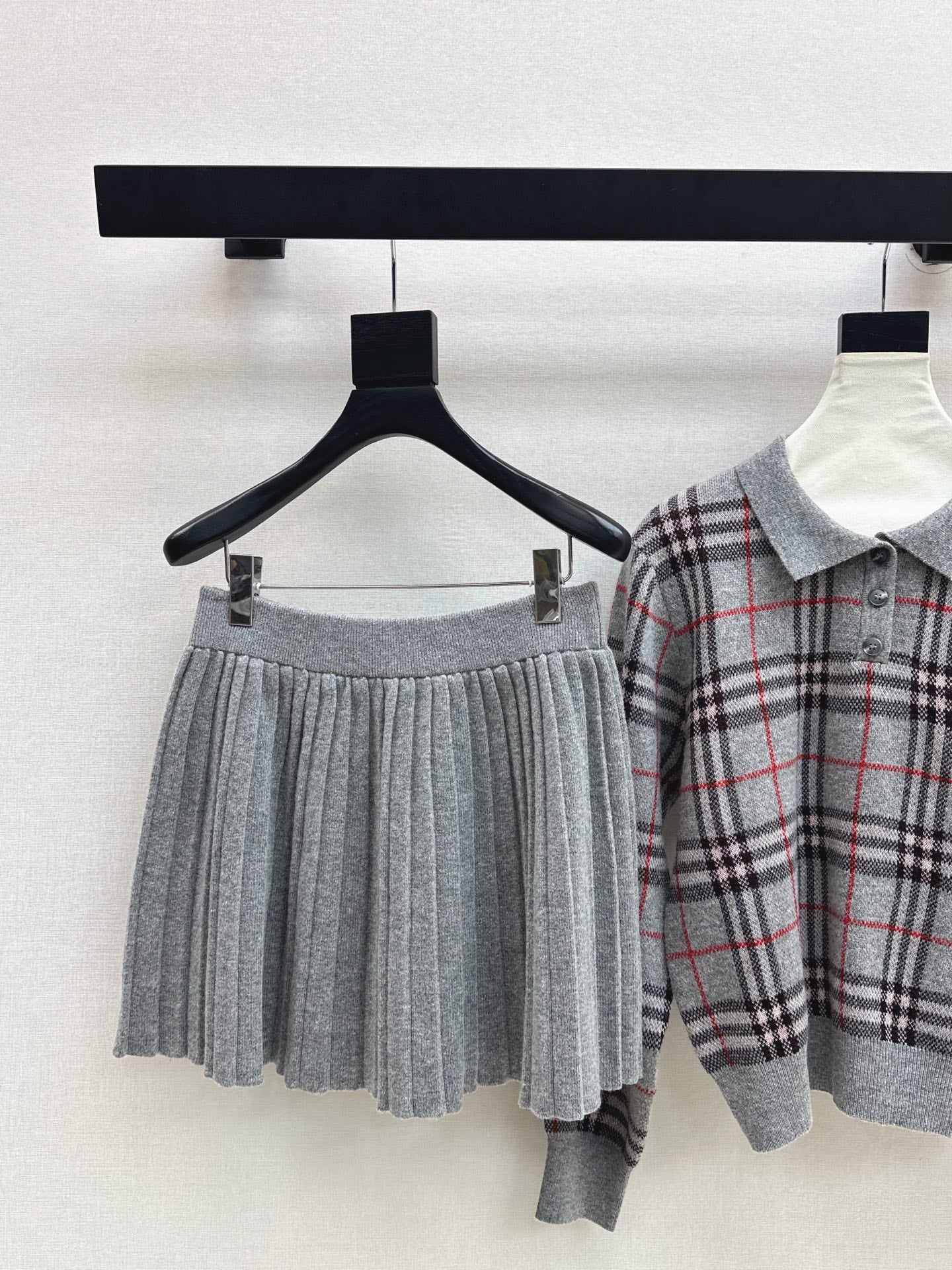 Bur NEW Plaid polo shirt and skirt suit