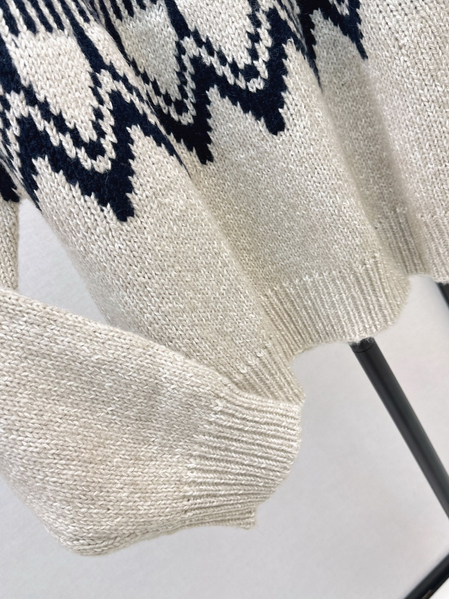 CD NEW knitted sweater