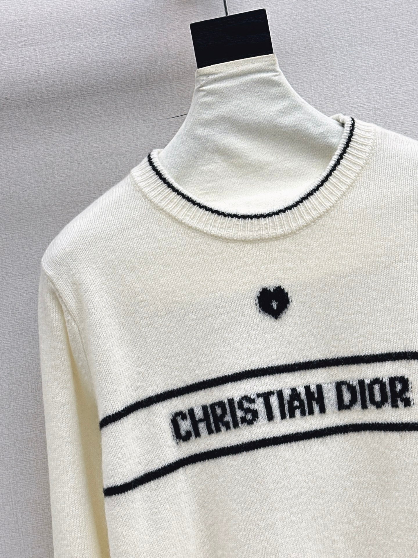 CD NEW embroidered sweater