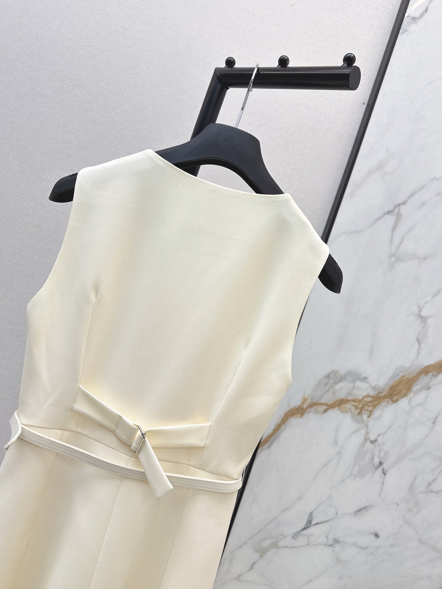 CD NEW Sleeveless dress