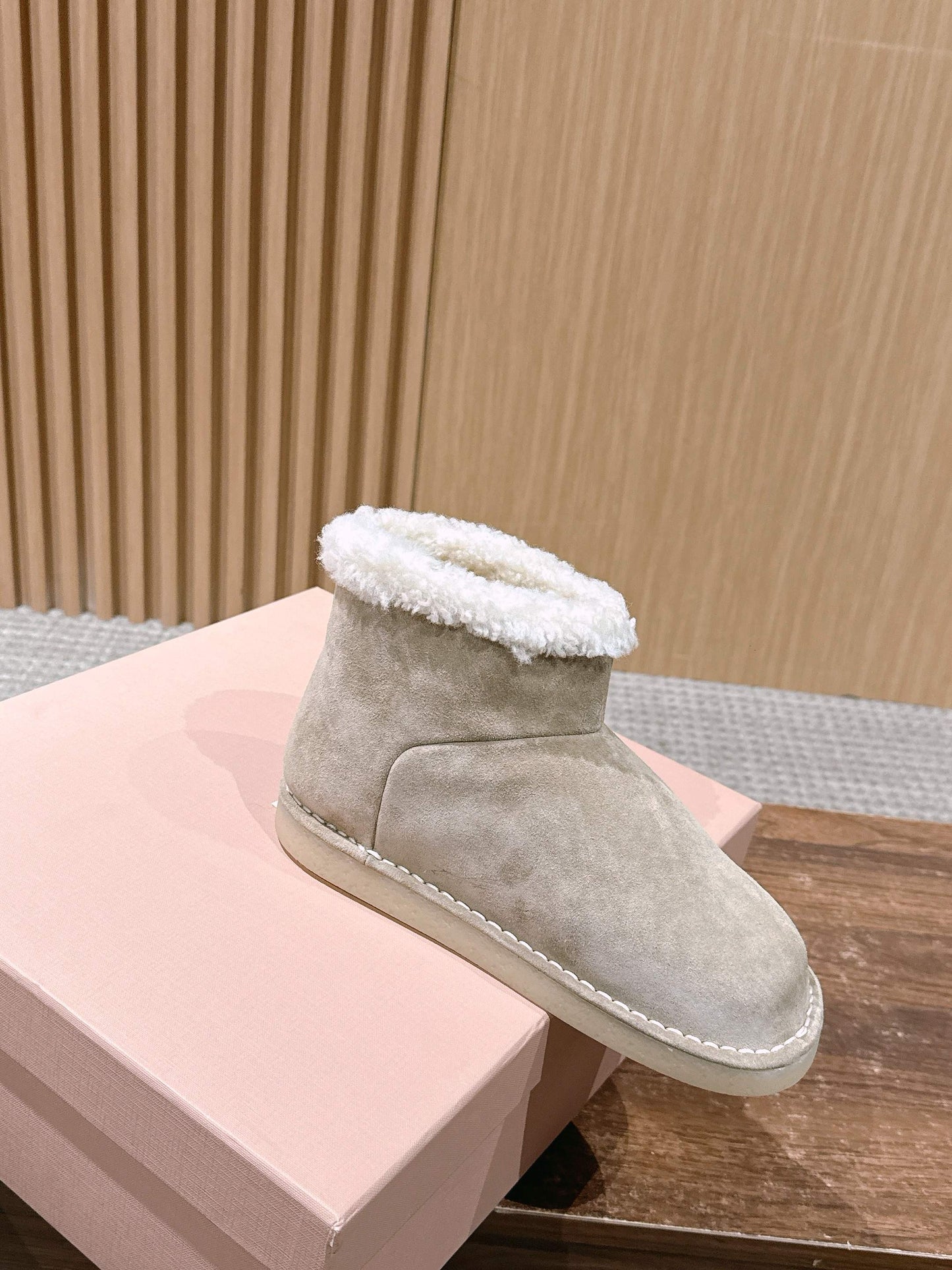 Miu 25fw insulated boots