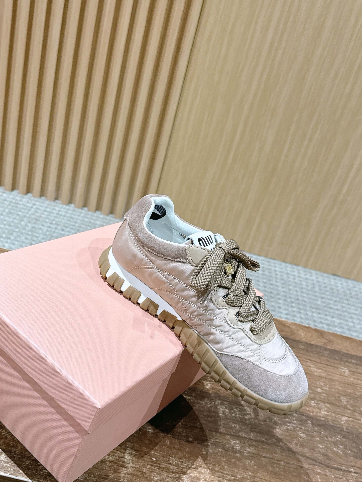 Miu 25fw sneakers