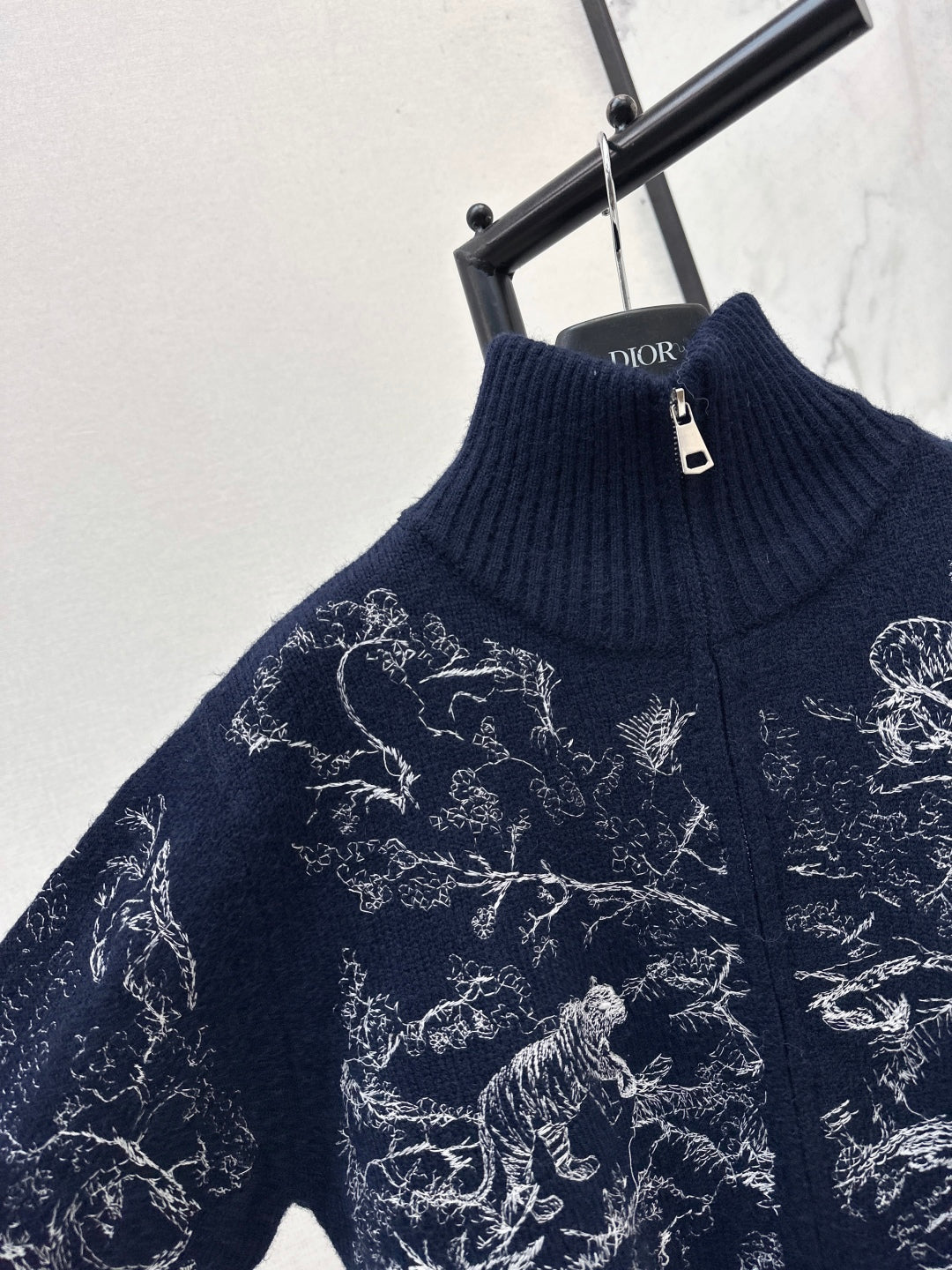 CD NEW Knitted zip-up jacket