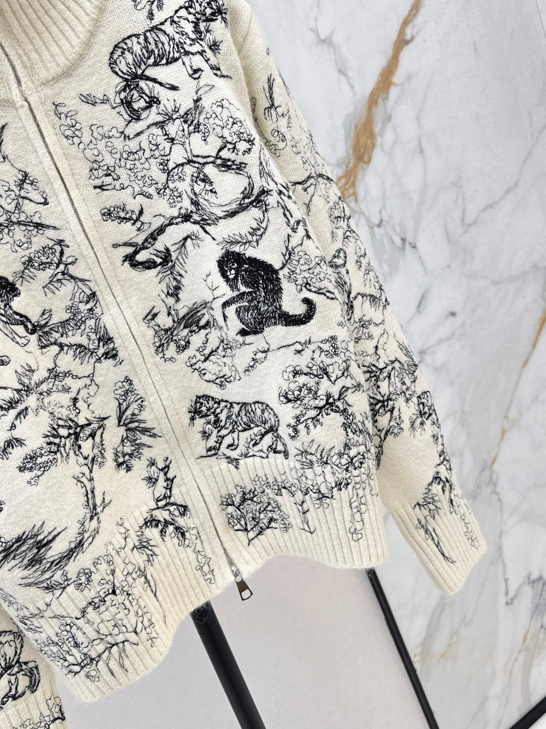 CD NEW Knitted zip-up jacket