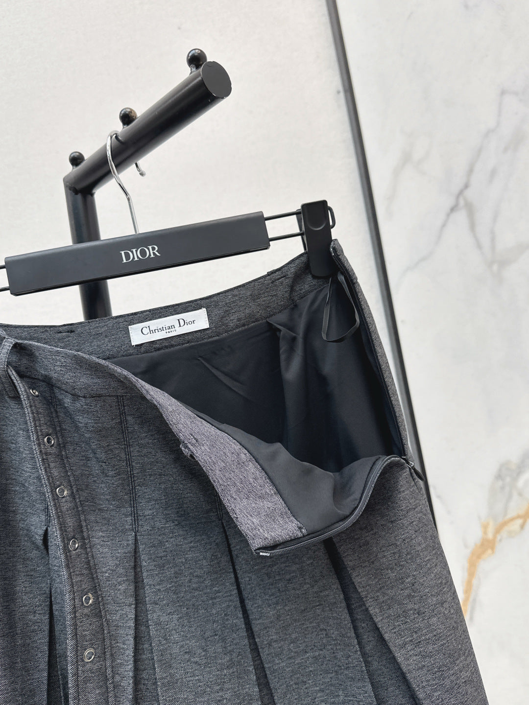 CD NEW pleated skirt