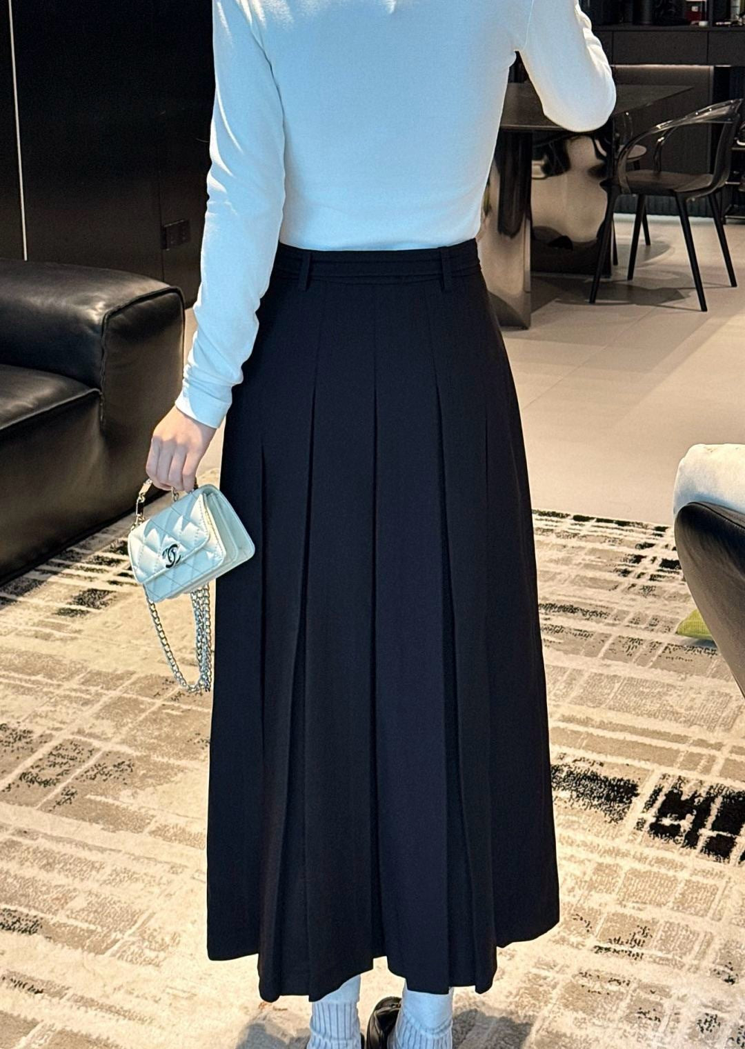CD NEW pleated skirt
