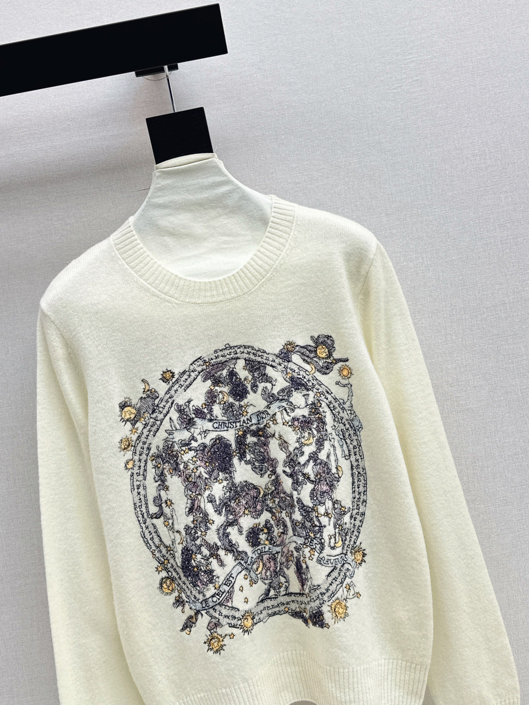CD NEW Embroidered sweater