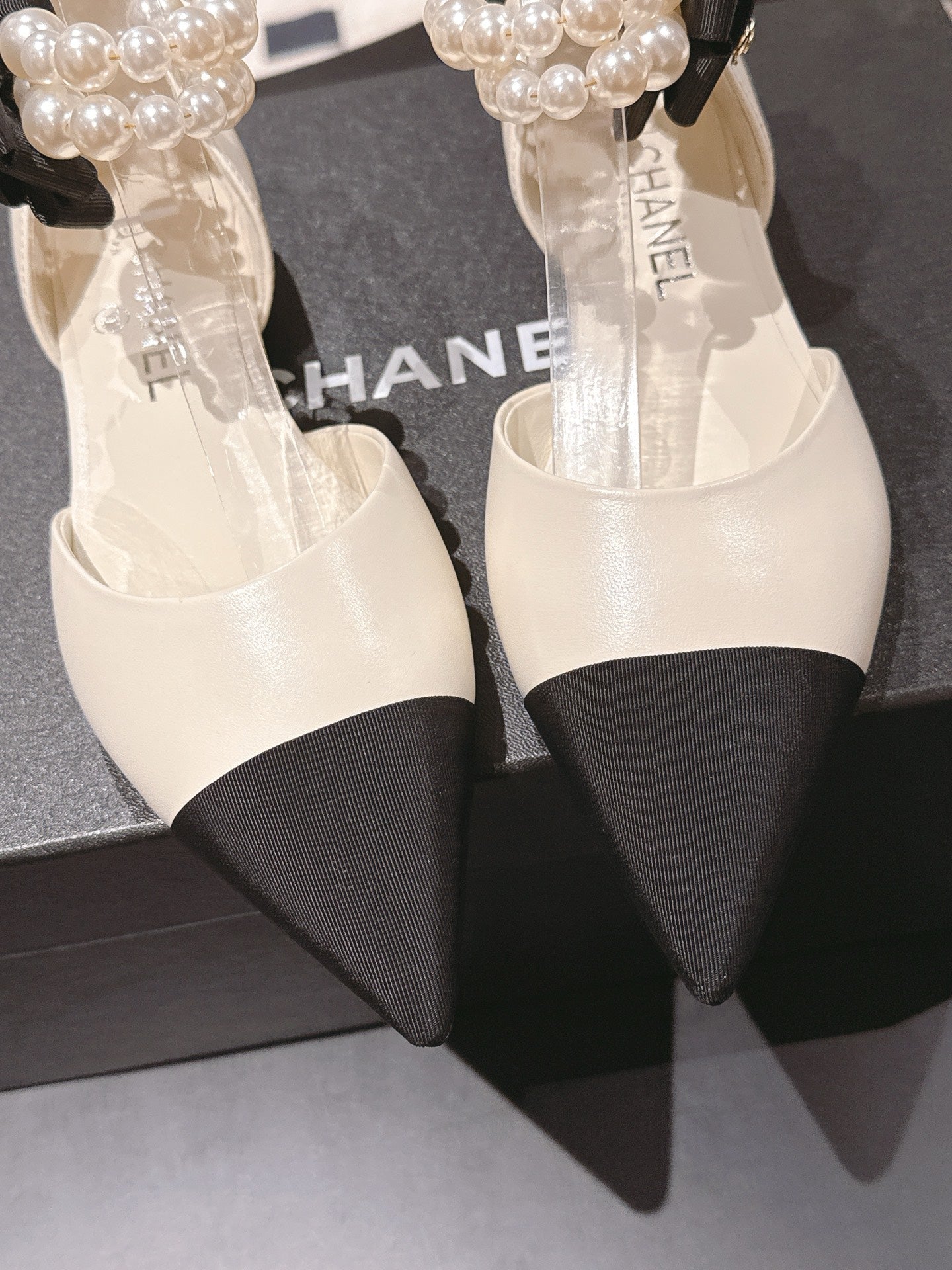 Chan 25fw slingback flats