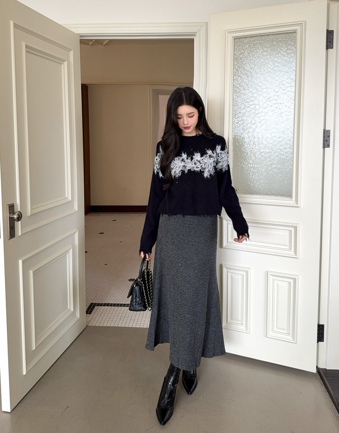 Es NEW Crew neck sweater