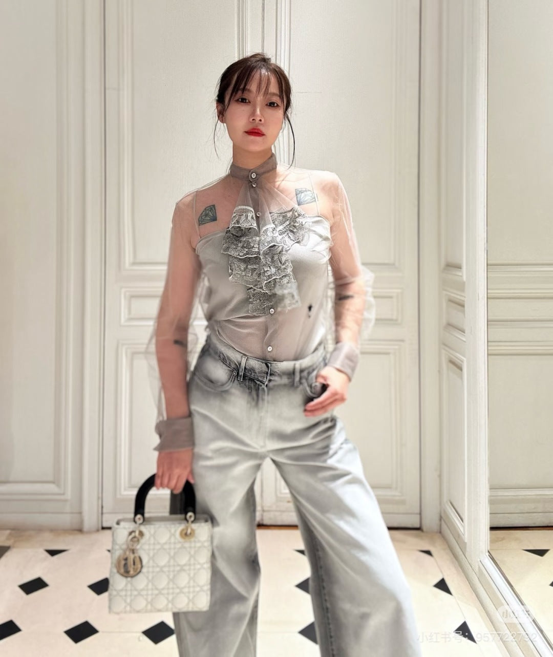 CD NEW Distressed and faded denim jeans