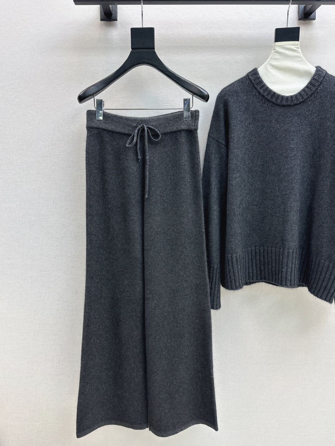 Brun NEW knitted suit