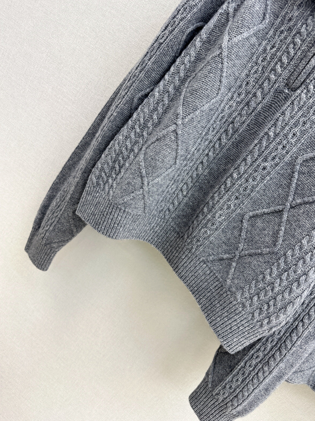 Loro NEW knitted suit