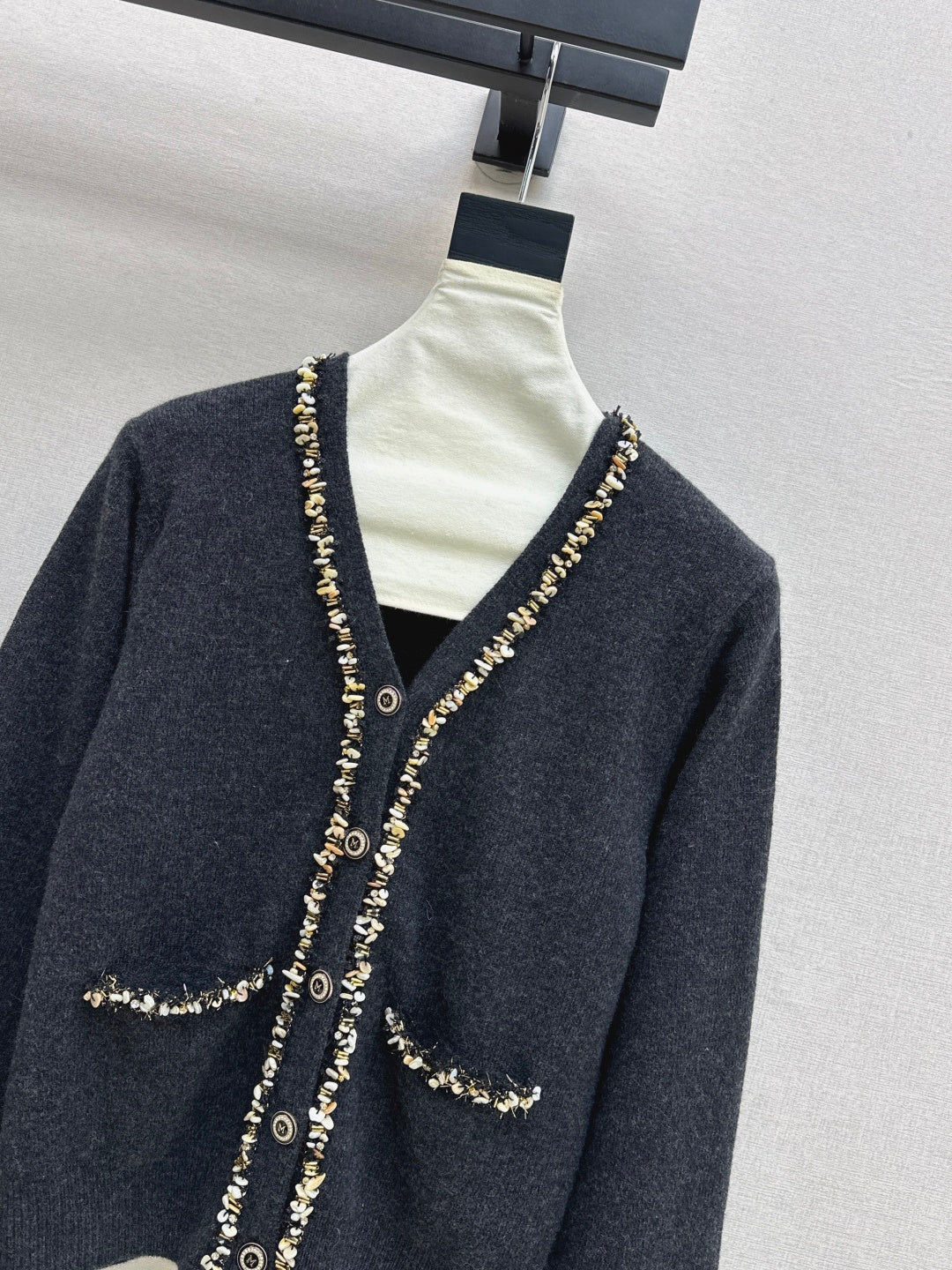 Max NEW V-neck cardigan