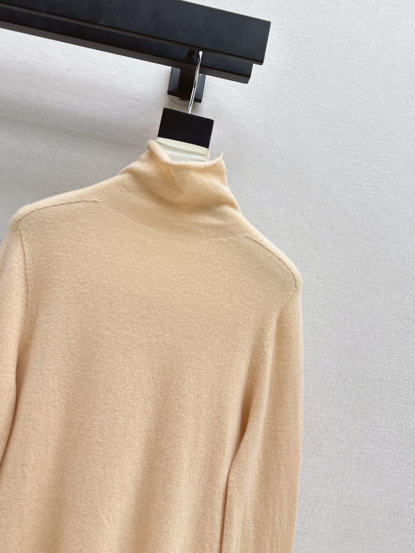 Miu NEW turtleneck base layer